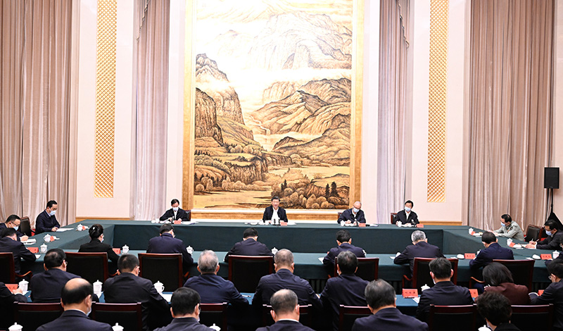 5月17日上午，中共中央總書記、國家主席、中央軍委主席習近平在陜西西安主持中國－中亞峰會前夕，專門聽取陜西省委和省政府工作匯報，發(fā)表了重要講話。
